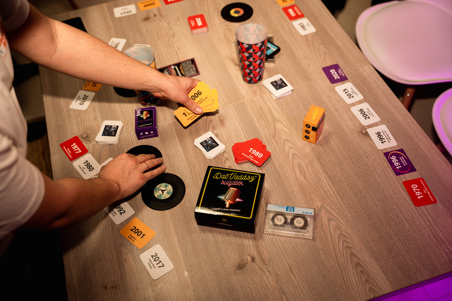 Dalvadász bulijáték magyar zenékkel - Új RETRO limitált kiadás (80-90-2000-es évek) - A Beléd estem c. film együttműködésével (144 új kártya)